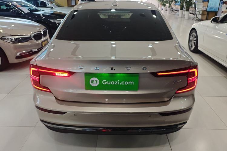 Used Volvo S60 2023 B4 Zhiyuan Luxury Edition
