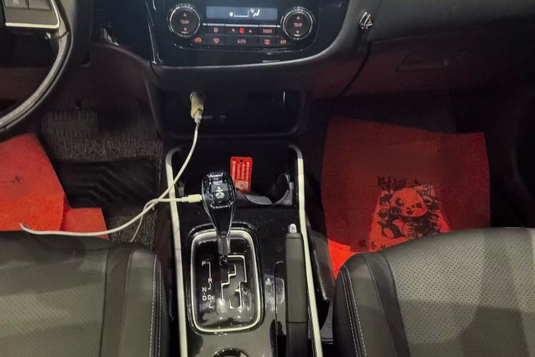 Used Mitsubishi Outlander 2018 2.0L Two-Wheel Drive Glory Edition 5 Seats