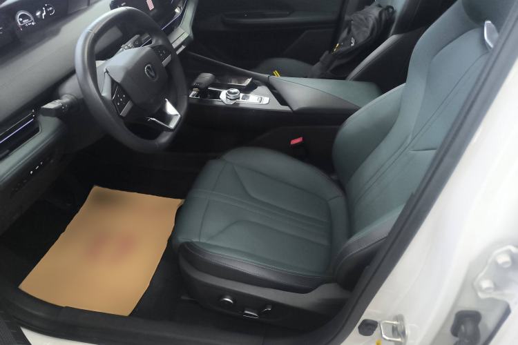 Used Changan UNI-V iDD 2024 Blue Whale Smart Electric iDD 136km Luxury Model
