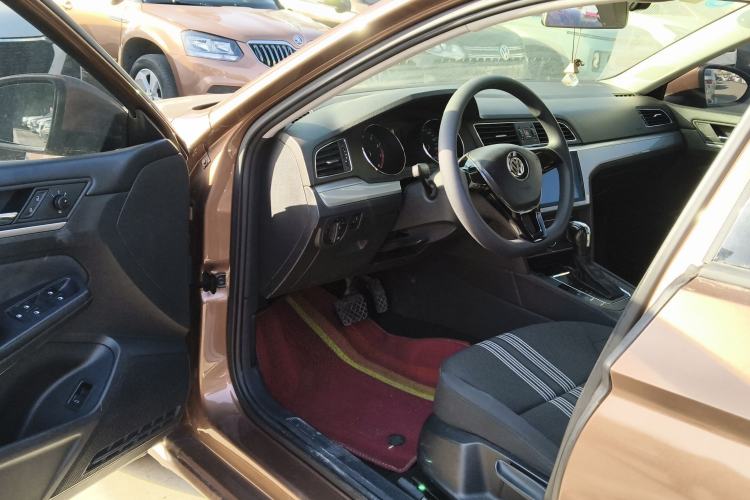 Used Volkswagen Lamando 2017 230TSI DSG Fashion Edition