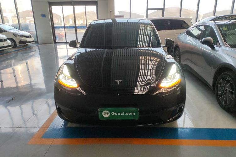 Used Tesla Model Y 2022 Long-Range All-Wheel-Drive Version
