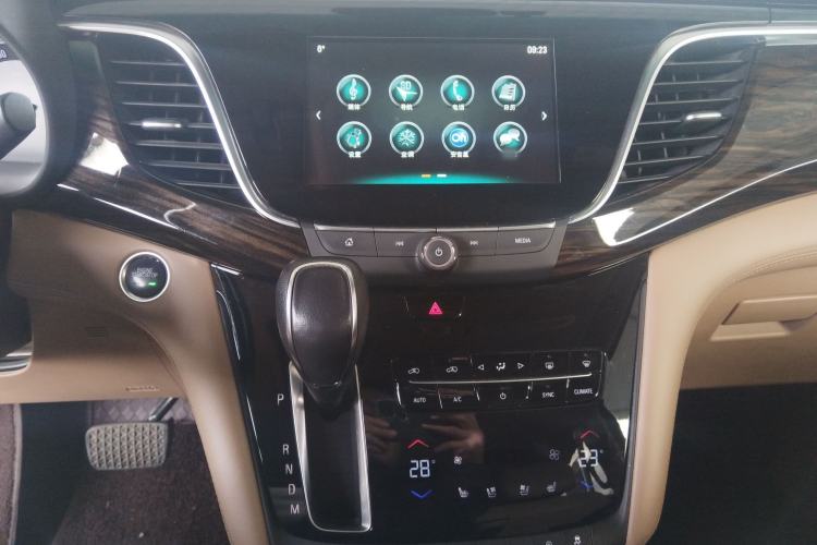 Used Buick GL8 2018 ES 28T Flagship Model China VI Standard
