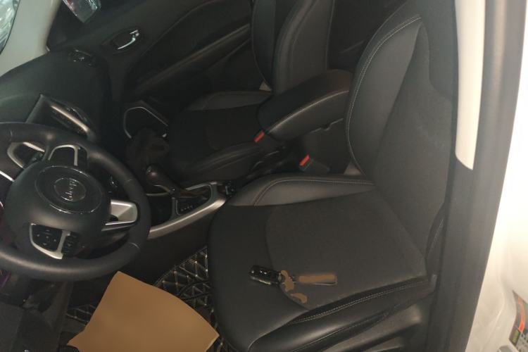 Used  Compass 2017 200T Automatic Enjoyment Version
