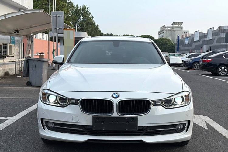 Used BMW 3 Series 2015 316Li Fashion Model
