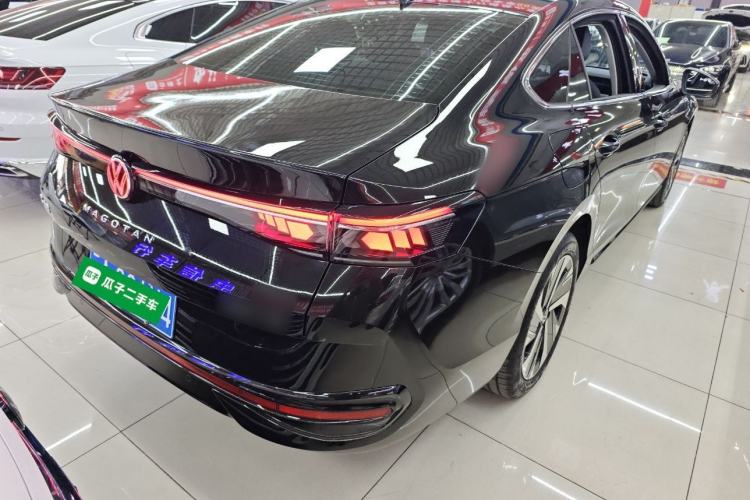 Used Volkswagen Magotan 2024 300TSI DSG Prestige Edition—A Real Eye-Catcher
