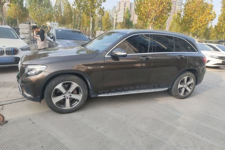 Used Mercedes-Benz GLC 2016 GLC 260 4MATIC Luxury Model
