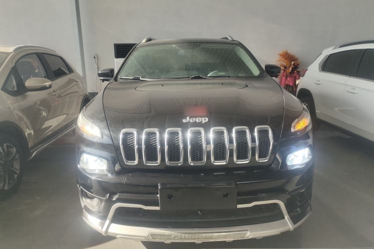 Used  Cherokee 2016 2.4L Leading Edition