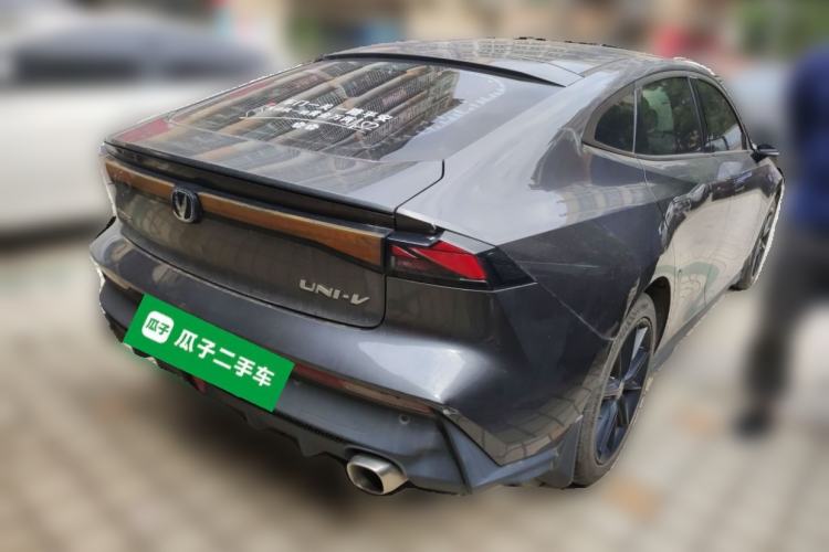 Used Changan UNI-V 2022 1.5T Prestige Version
