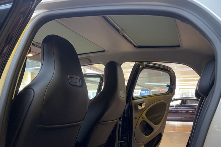 Used  forfour 2016 0.9T 66 kW Pioneer Edition