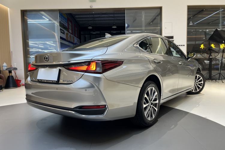Used Lexus ES 2023 200 Excellence Edition