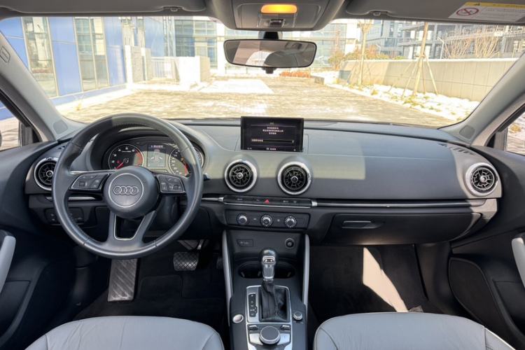 Used Audi A3 2018 30th Anniversary Edition Sportback 35 TFSI Fashion Model
