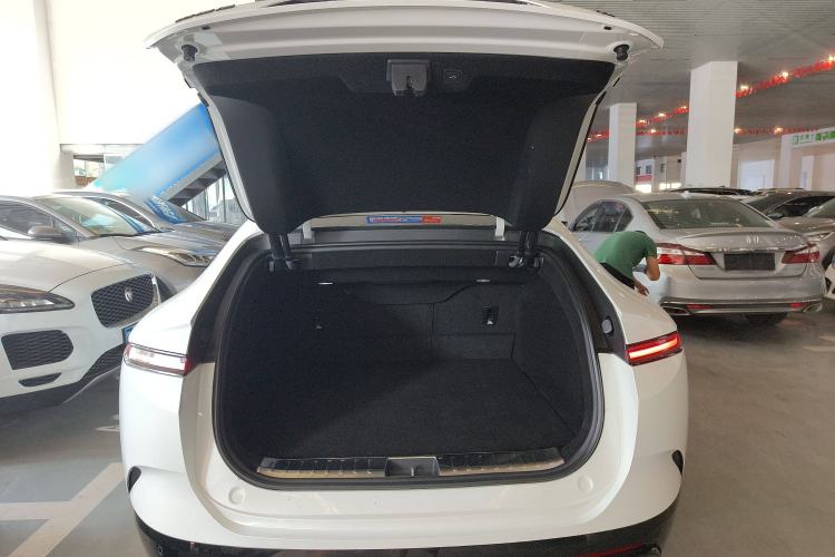 Used  12 2024 700 Three-Laser Rear-Wheel Drive Luxury Edition
