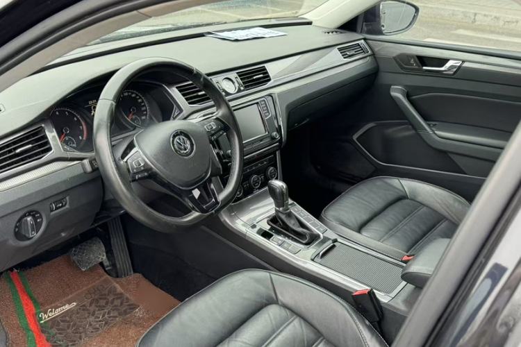 Used Volkswagen Passat 2017 330TSI DSG Luxury Edition
