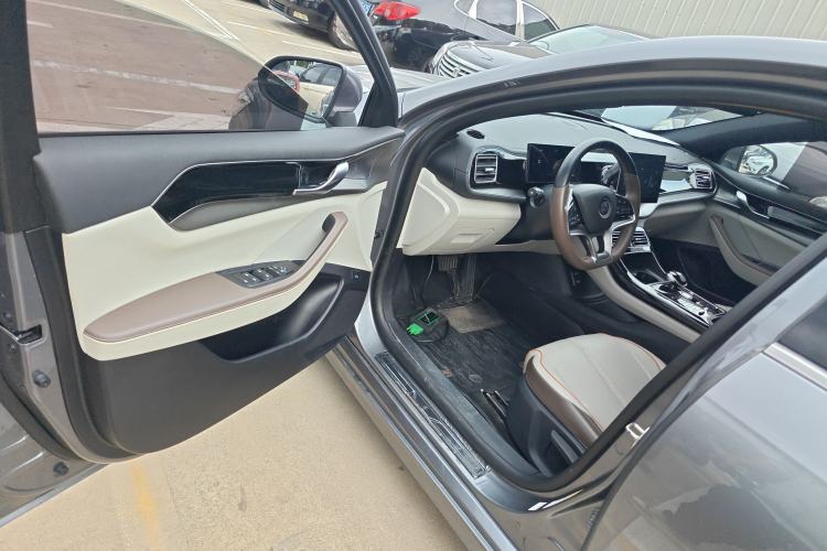 Used BYD Qin PLUS 2024 Honor Edition EV 510KM Leading Model
