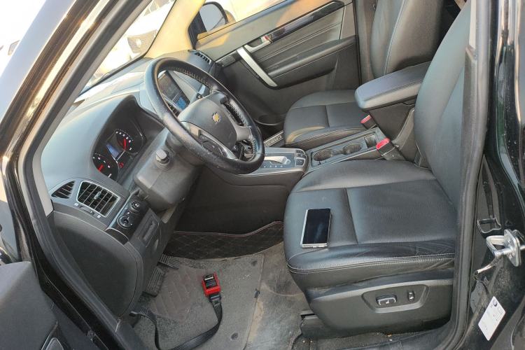 Used Chevrolet Captiva 2015 2.4L 4x4 Flagship Edition 7-Seater
