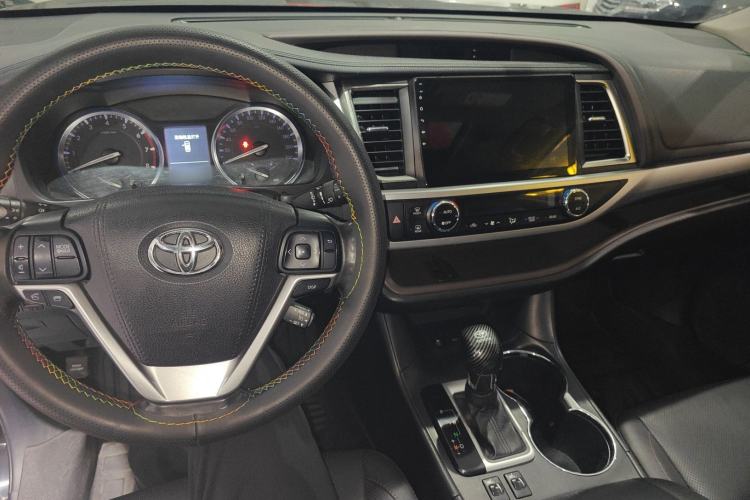 Used Toyota Highlander 2015 2.0T Four-Wheel Drive Luxury Edition 7-Seater
