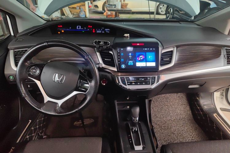 Used Honda Jade 2017 1.8L automatic Comfort version 5 seats
