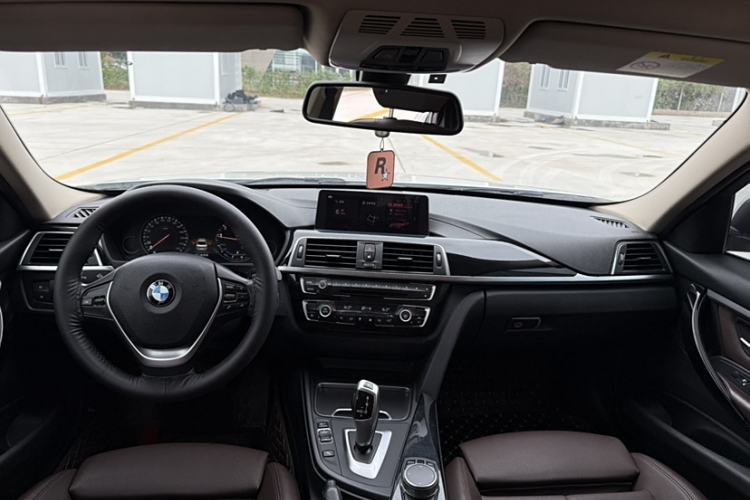 Used BMW 3 Series 2019 320Li Fashion Model
