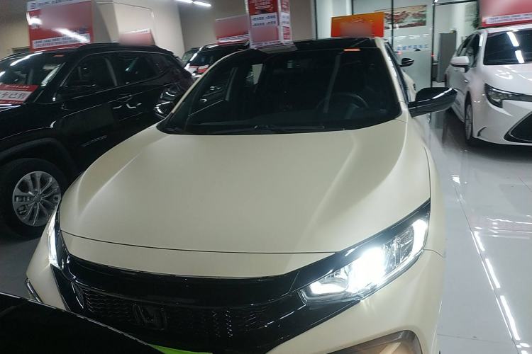 Used Honda Civic 2021 HATCHBACK 220TURBO CVT New Trendsetter
