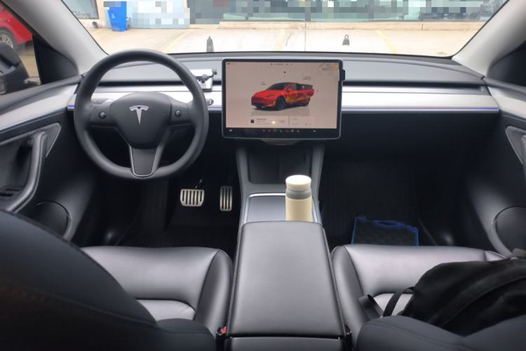 Used Tesla Model Y 2023 Long-Range All-Wheel-Drive Version
