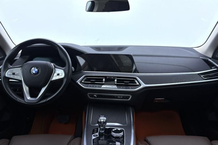 Used BMW X7 2022 xDrive40i Luxury Package with Leading Features