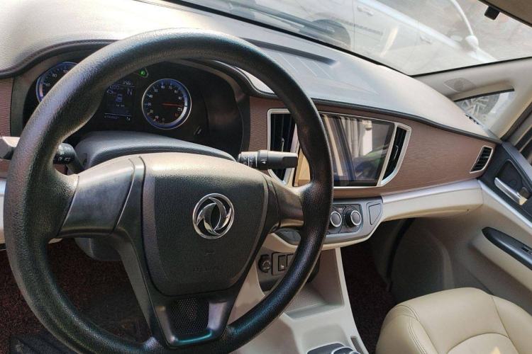 Used FORTHING Lingzhi M5 2020 Long-Range Version Comfort Model 7 Seats
