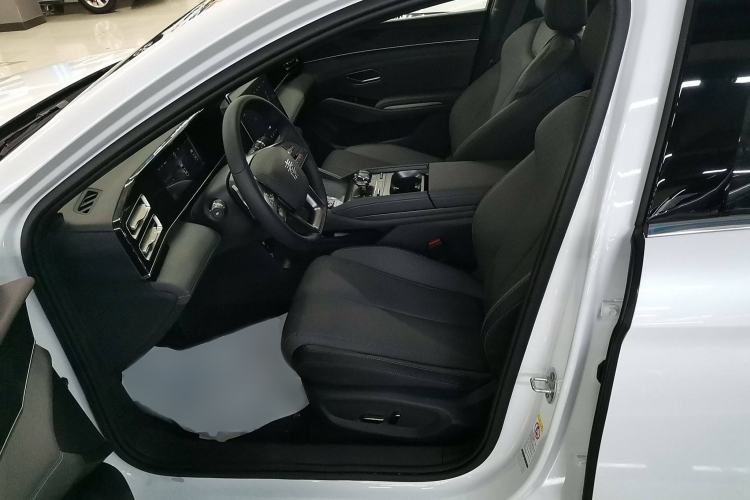 Used BYD Qin L 2025 DM-i Smart Drive 120KM Superior Model