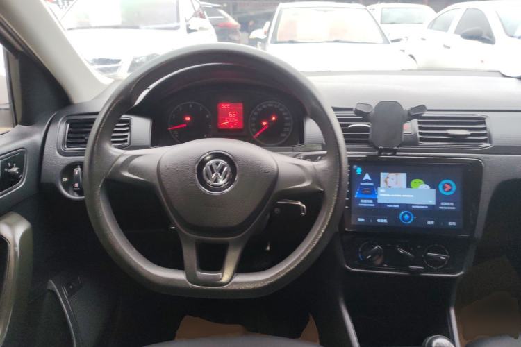 Used Volkswagen Santana 2016 1.4L Manual Fashion Edition
