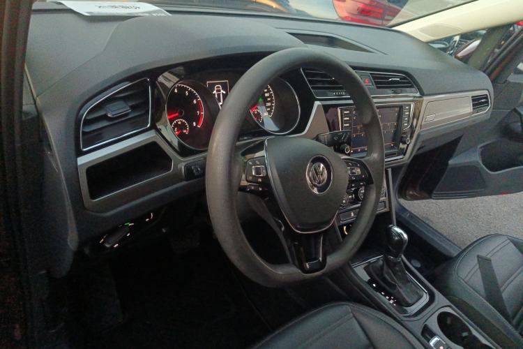 Used Volkswagen Touran 2018 Volkswagen Touran L 280TSI DSG Comfort Edition 7 Seats China V Emission Standard
