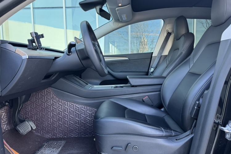 Used Tesla Model Y 2021 Standard Range Rear-Wheel Drive Version
