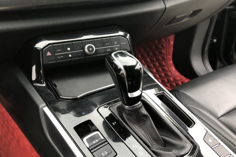 Used Wey VV7 2017 2.0T Ultra-Luxury Version
