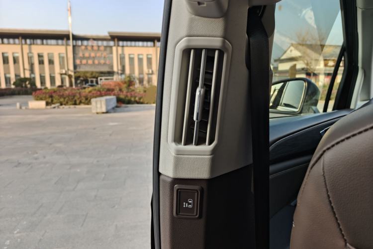 Used Volkswagen Viloran 2022 380TSI Luxury Edition
