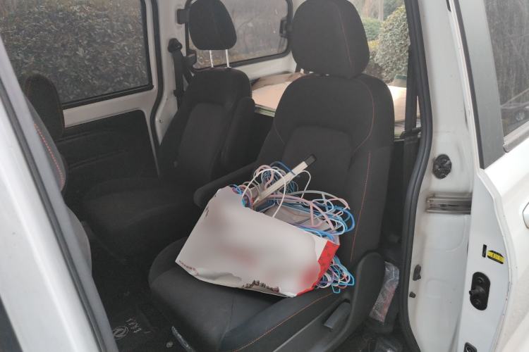 Used Dongfeng Fengon 380 2022 1.5L Standard Edition 7-Seater Passenger Vehicle
