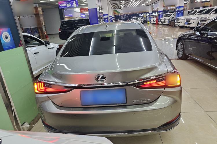 Used Lexus ES 2023 200 Excellence Edition
