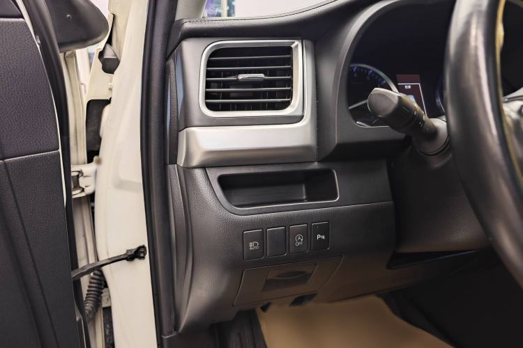 Used Toyota Highlander 2018 2.0T Four-Wheel Drive Luxury Version 7 Seats China VI Standard
