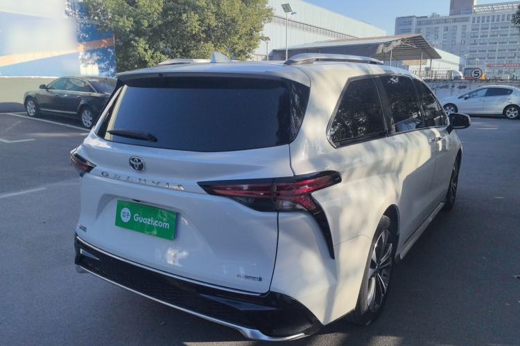 Used Toyota Granvia 2023 2.5L Hybrid Flagship VIP Edition
