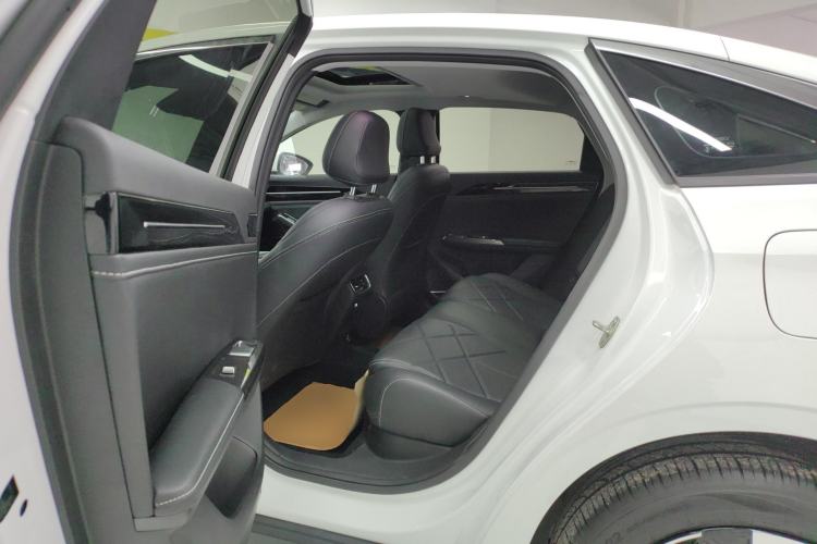 Used  L6 2024 125km PLUS Dragon Edition
