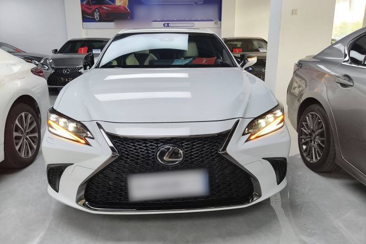 Used Lexus ES 2022 300h F SPORT
