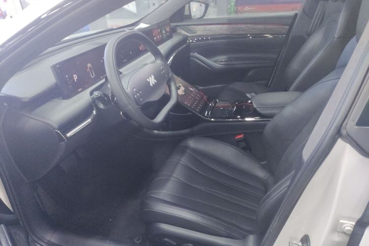 Used  L7 2022 Dynamic Model