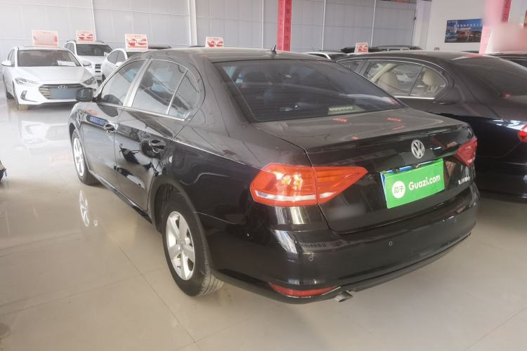 Used Volkswagen Lavida 2015 1.6L Manual Fashion Edition