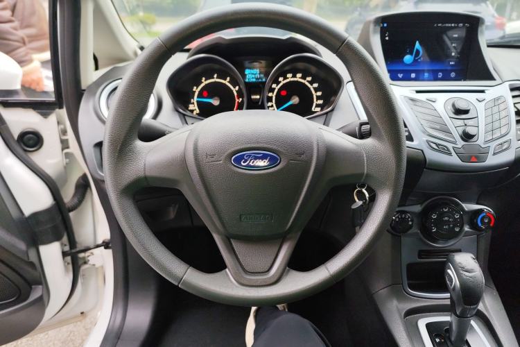 Used Ford Fiesta 2013 Hatchback 1.5L Automatic Fashion Edition
