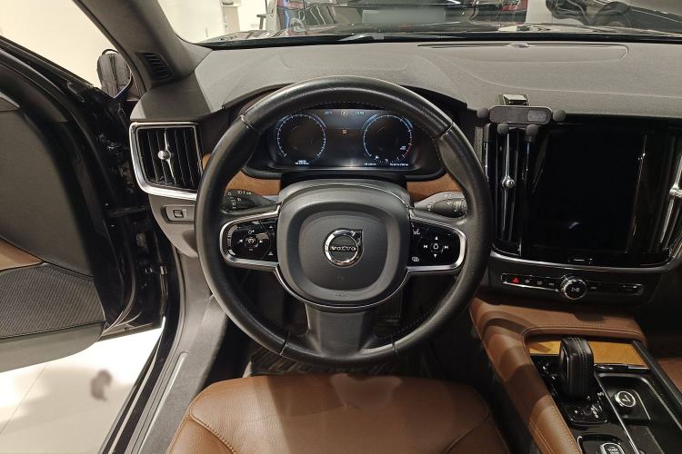 Used Volvo S90 2021 B5 Zhiyi Luxury Edition
