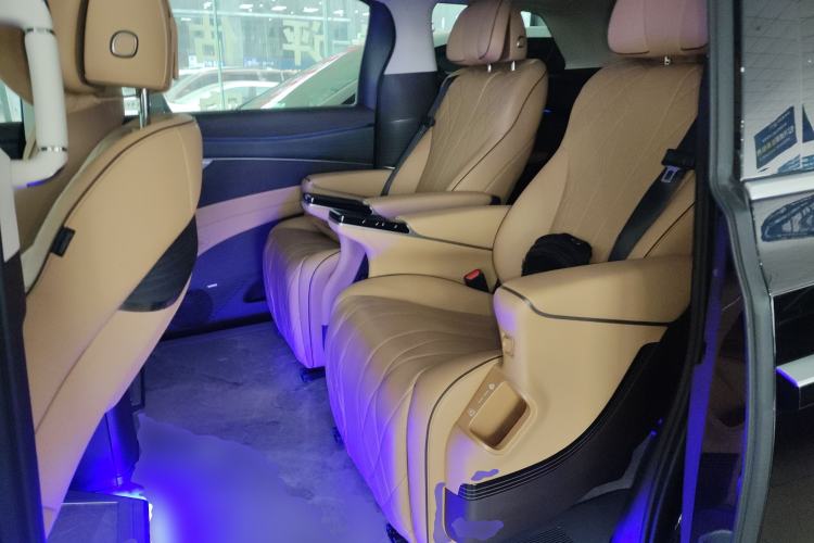 Used Denza D9 2024 DM-i 980 Four-Wheel Drive Prestige Model