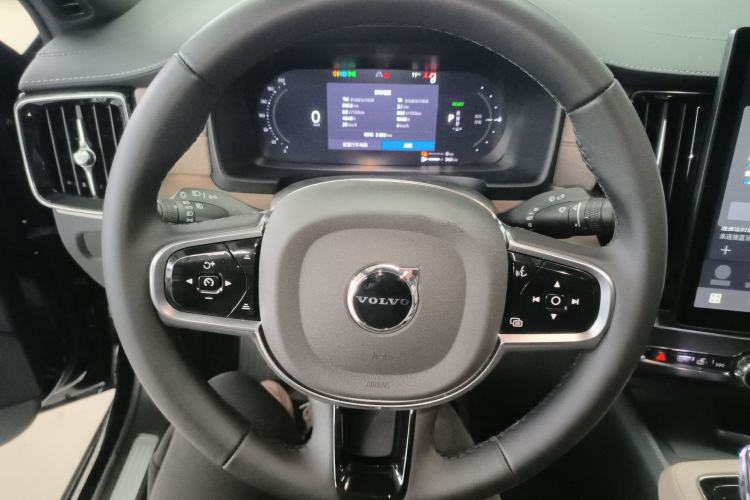 Used Volvo S90 New Energy 2026 Plug-in Hybrid Four-Wheel Drive Long-Range Luxury Smart Edition
