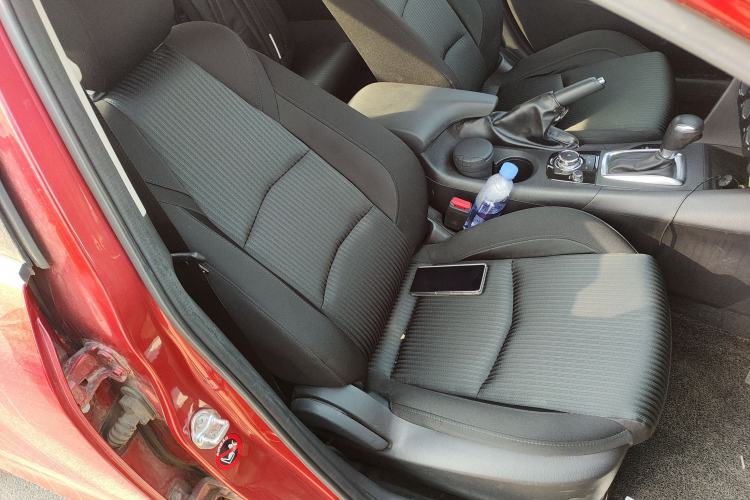 Used Mazda Mazda 3 Axela 2016 Sedan 1.5L Automatic Comfort Model
