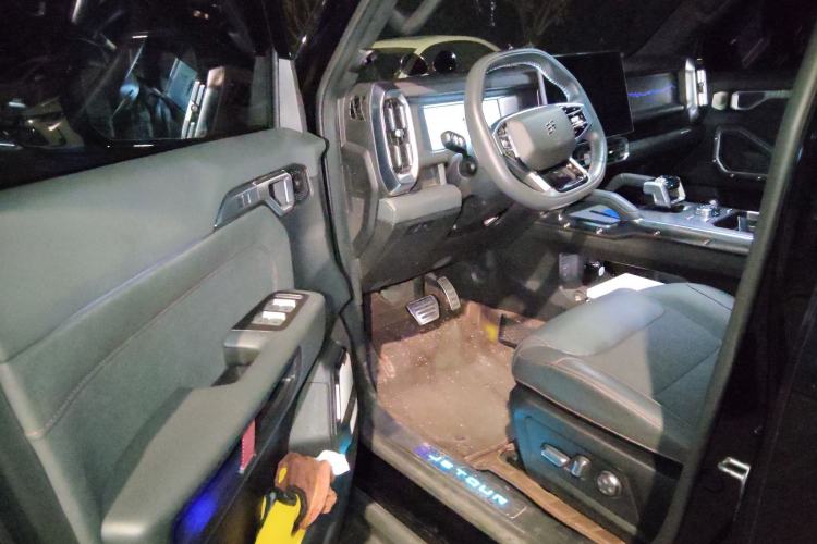 Used JETOUR Traveler 2023 2.0T All-Wheel Drive CrossPRO+