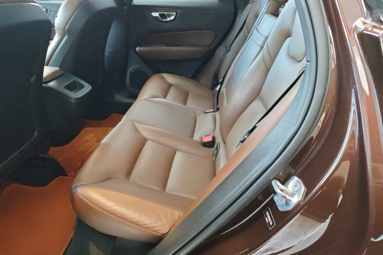 Used Volvo XC60 2019 T5 4x4 Zhiyuan Edition China VI Standard
