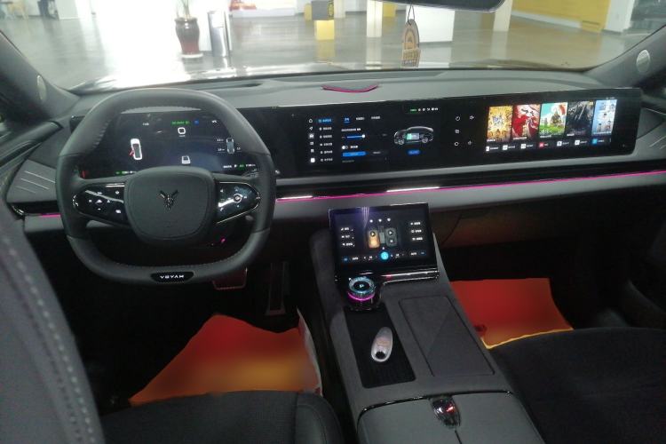 Used VOYAH PASSION 2024 PHEV Four-Wheel Drive Ultra-Long Range Flagship Model
