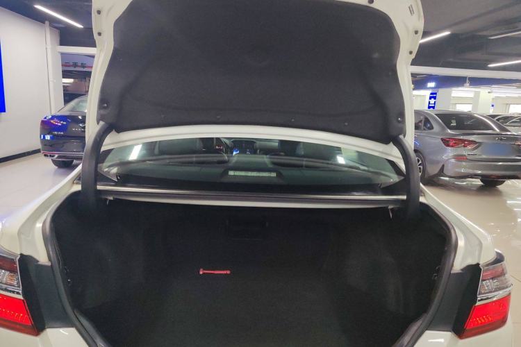 Used Toyota Camry 2015 2.0G Premier Edition
