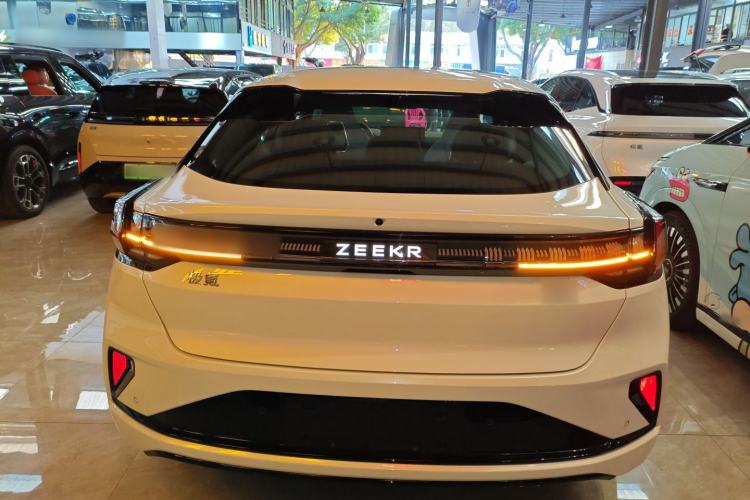 Used Zeekr 001 2025 WE Edition 100 kWh Rear-Wheel Drive
